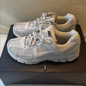 Nike Vomero 5